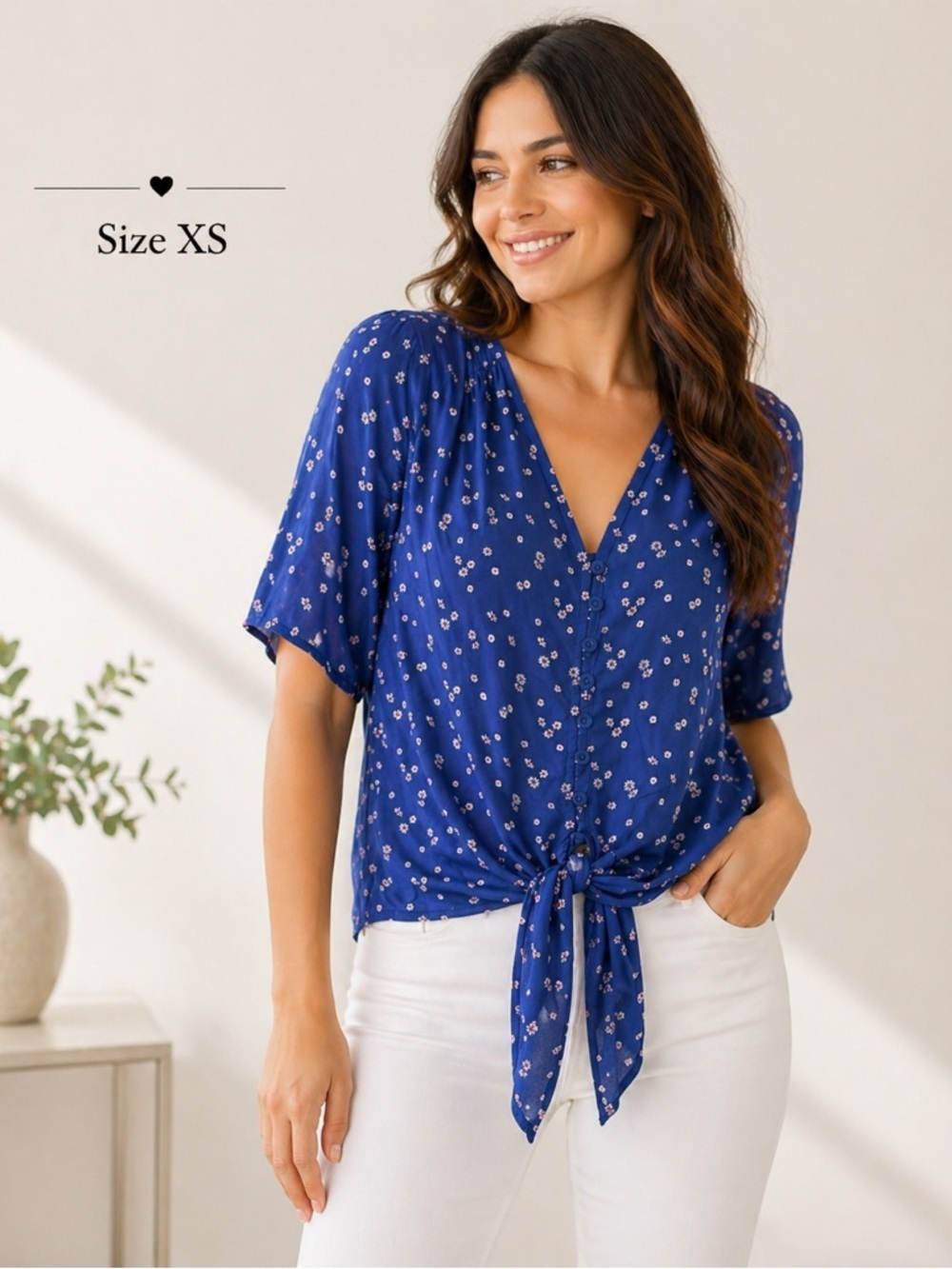 Women floral daises short sleeve blue top casual feminine /size XS